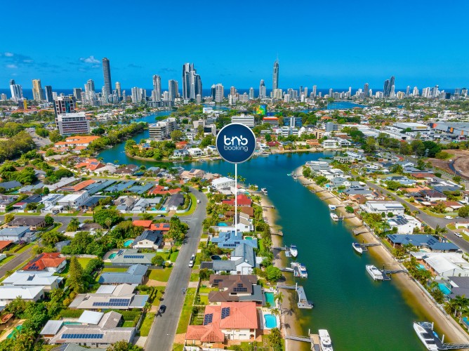 Luxury Gold Coast rental Property with Heated Pool