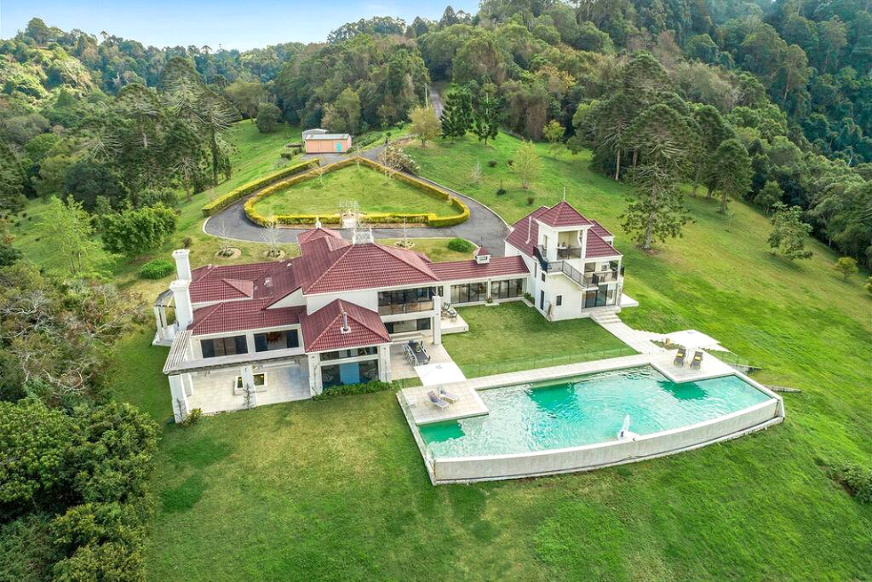 Luxury Holiday Property For Rent in Maleny